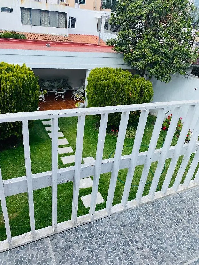 Hostal Guadalajara Cosmopolitan Providencia ホステル